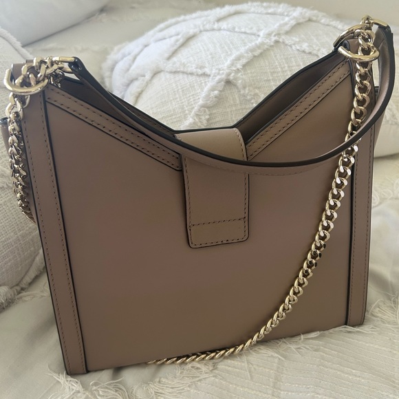 Más que una bolsa es un lindo accesorio para tu atuendo formal a casual. - Picture 6 of 10